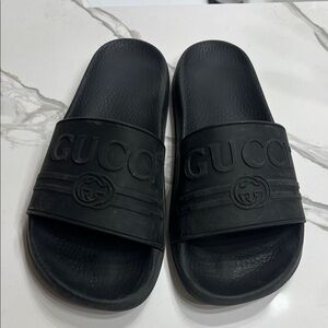 Gucci Men's Black Logo Slide Sandals